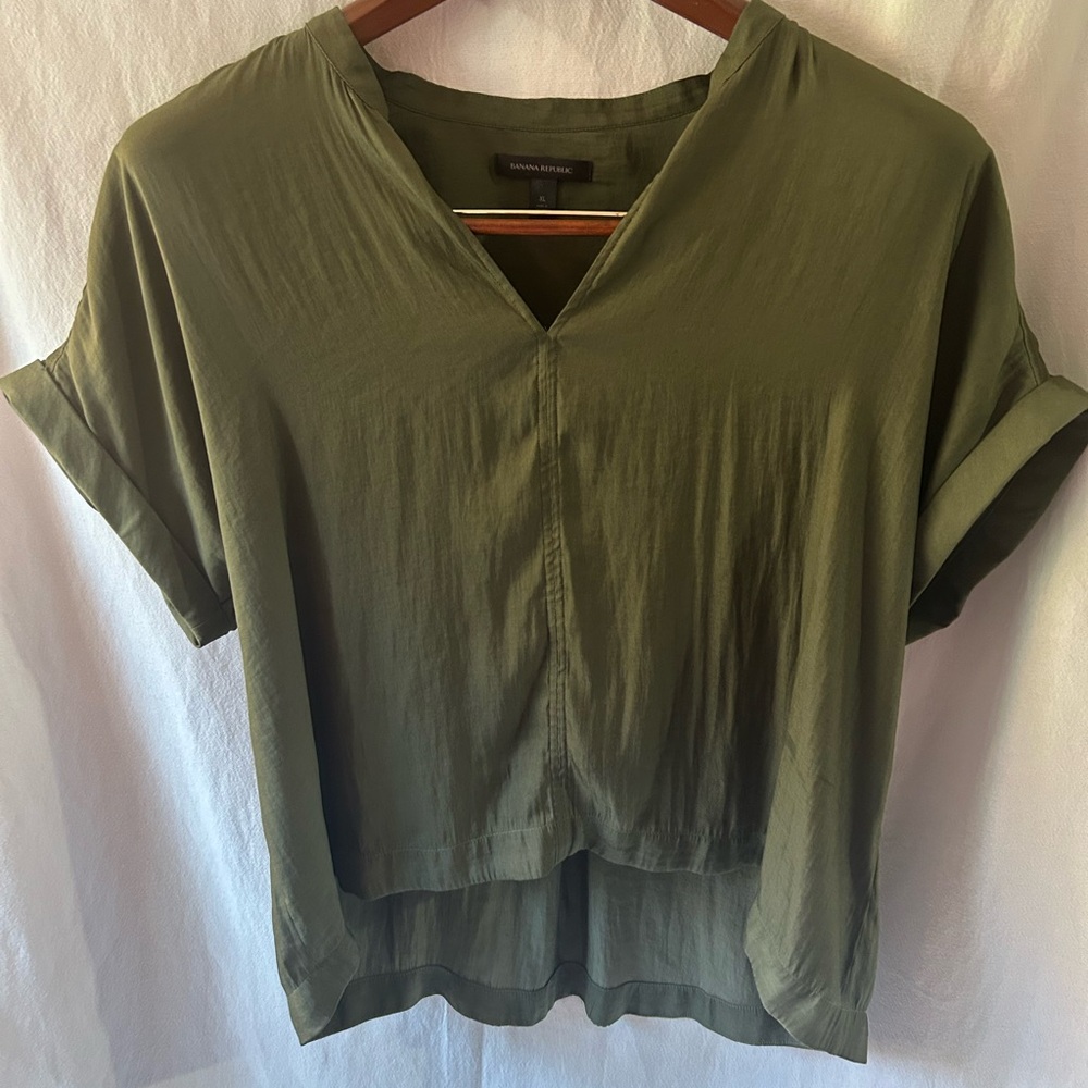 Banana Republic Olive Green Women's XL Top Blouse V Neck Flowy Business Casual
